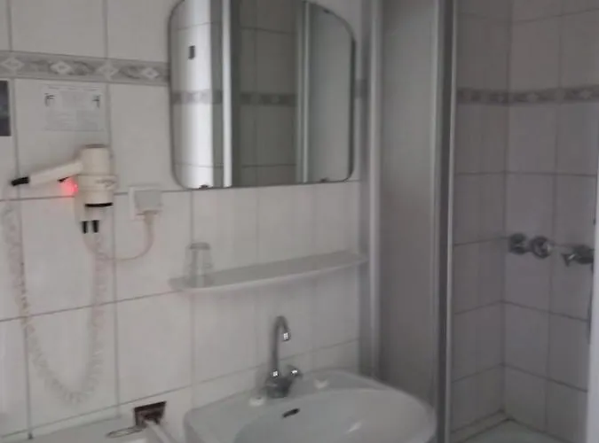 Hotel Karolinger - Self Check-in