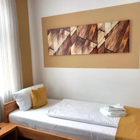 Karolinger 2* Düsseldorf