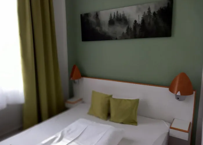 Karolinger 2* Düsseldorf