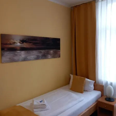 Karolinger - Self Check-in Dusseldorf