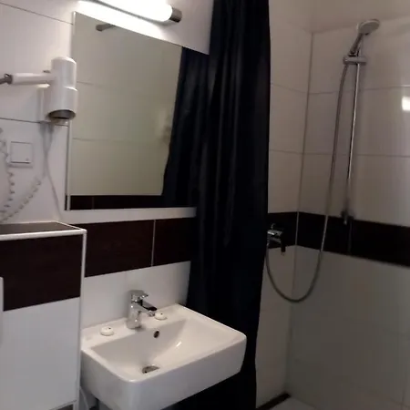 Karolinger - Self Check-in Hotel 2*